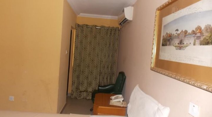 Deroma Hotel & Suites