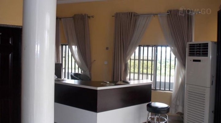Deroma Hotel & Suites