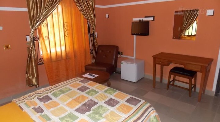Okomi Suites And Gardens