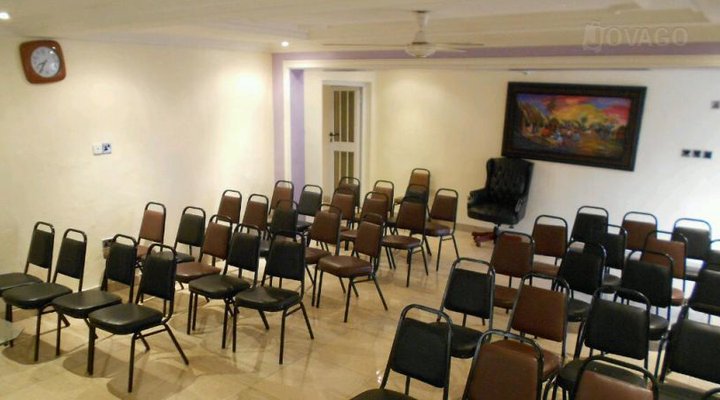 Formula Executive Suites 3