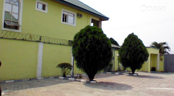 Davvy Hotel And Apartment