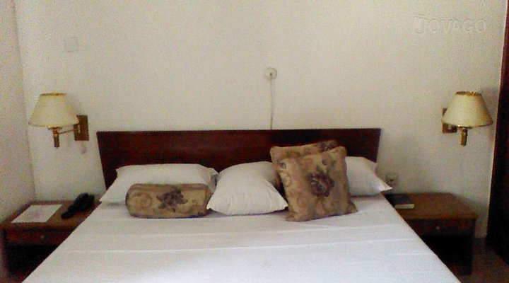 Thelphin Hotels And Suites