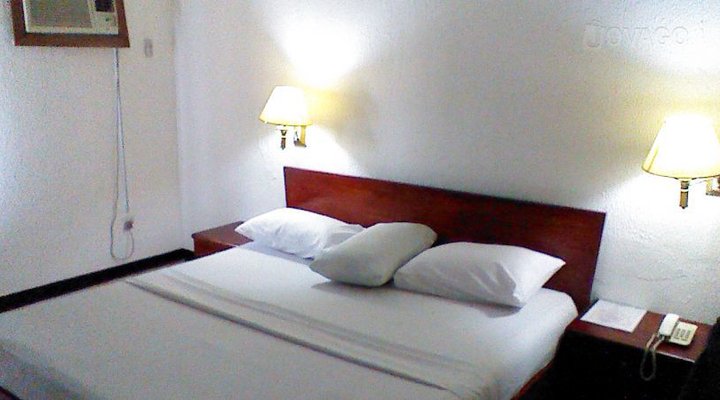 Thelphin Hotels And Suites