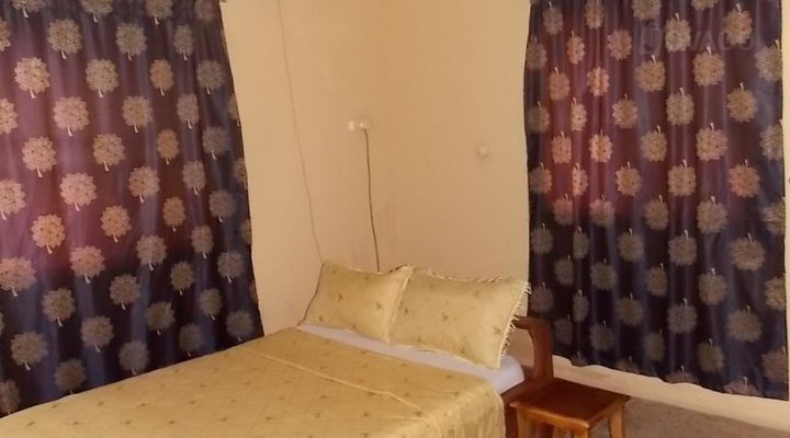 Valley Side Hotel