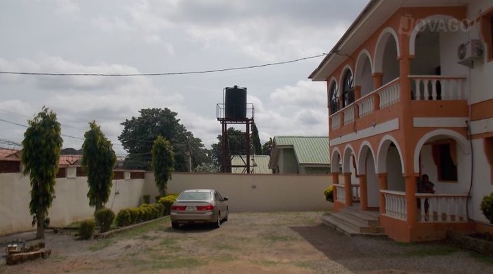 Valley Side Hotel