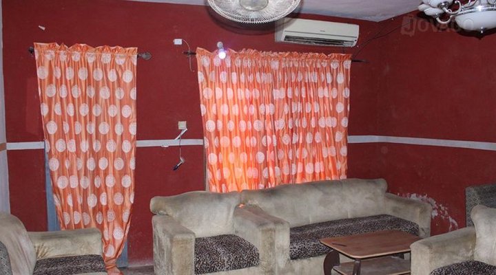 Aso Rock Bed and Breakfast