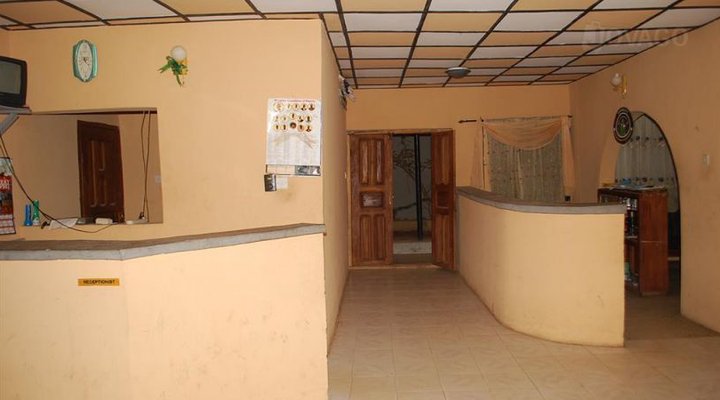 Liz-Vic Hotel