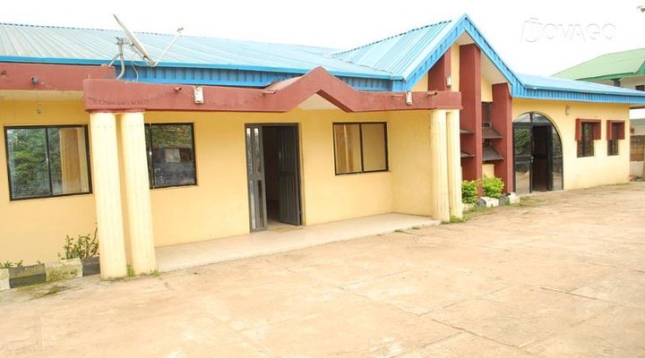 Liz-Vic Hotel