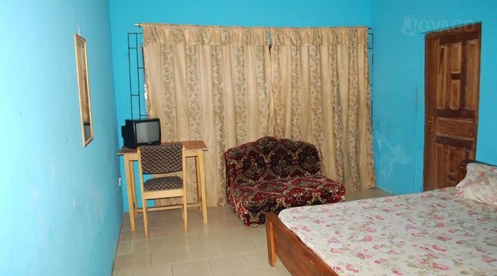 Liz-Vic Hotel