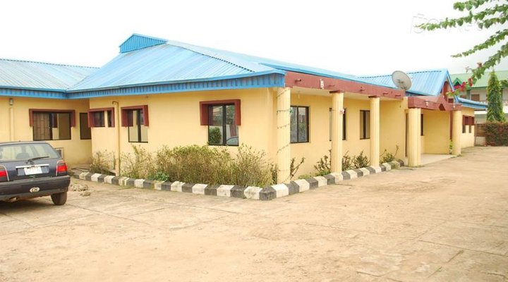 Liz-Vic Hotel