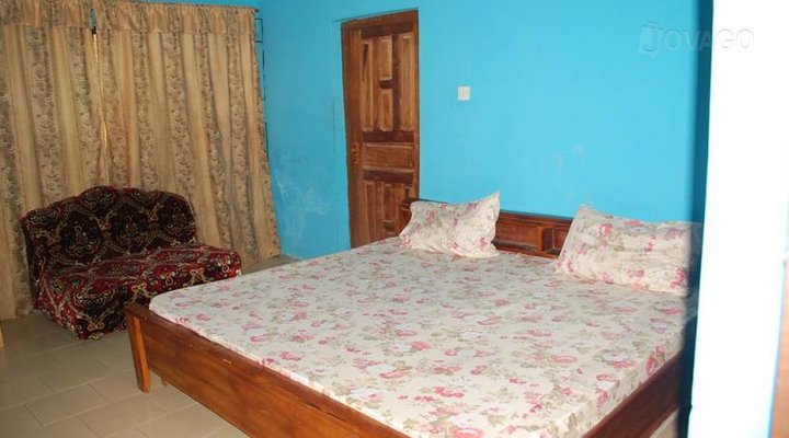 Liz-Vic Hotel