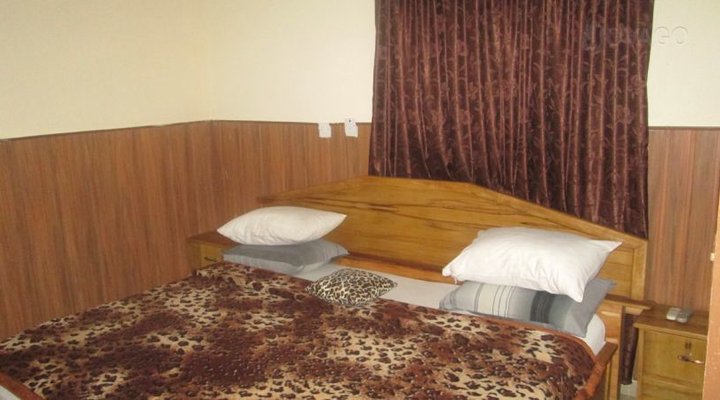 Larema International Hotel & Suites
