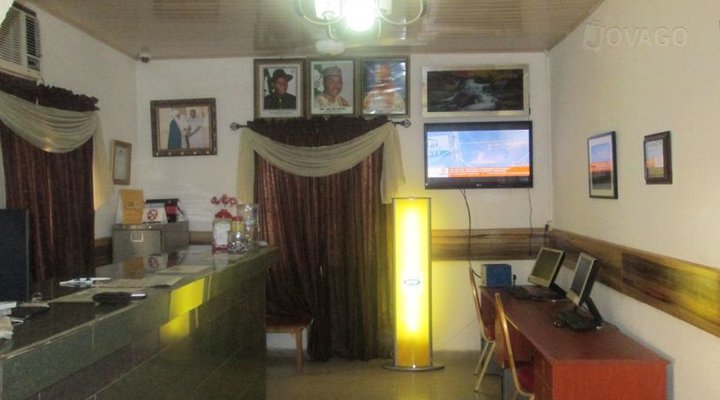 Larema International Hotel & Suites