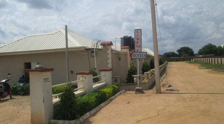 Larema International Hotel & Suites