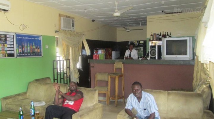 Larema International Hotel & Suites