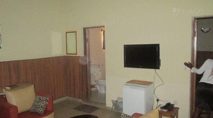 Larema International Hotel & Suites