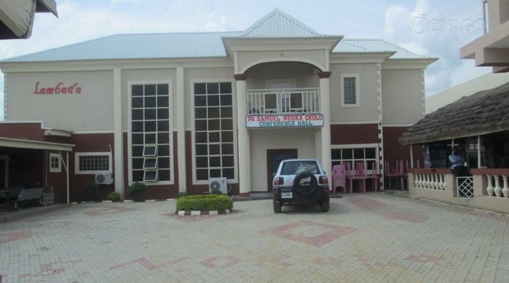 Larema International Hotel & Suites
