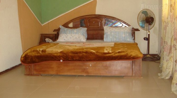 Mork-Akins Hotel and Suites