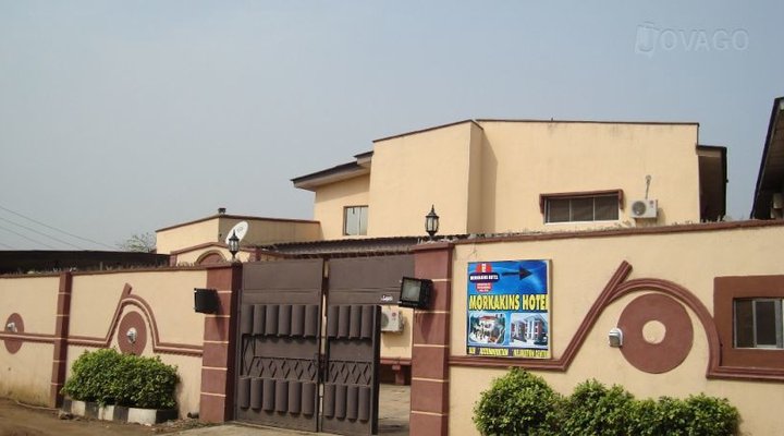 Mork-Akins Hotel and Suites