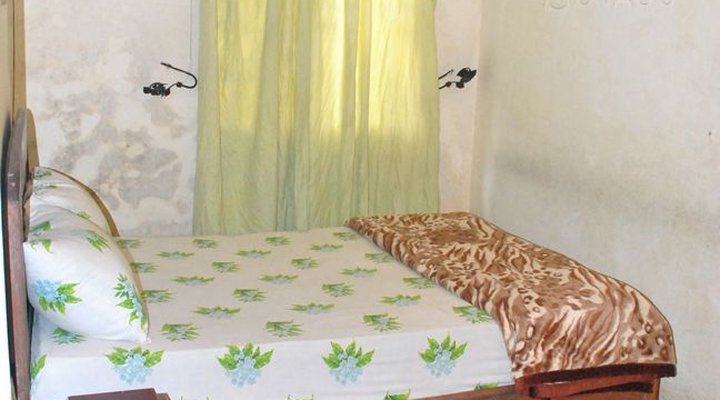 G. Graceland Hotels