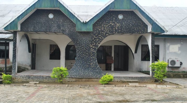 G. Graceland Hotels