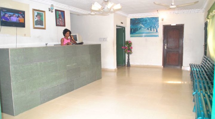 G. Graceland Hotels
