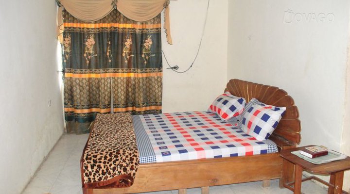 G. Graceland Hotels