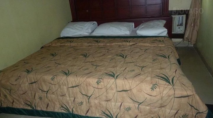 Habitat Suites and Hotel