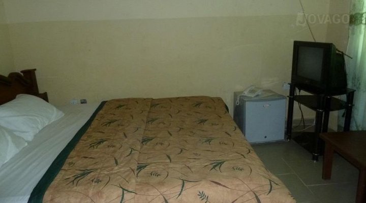 Habitat Suites and Hotel