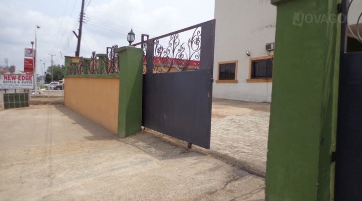 New Edge International Hotel And Suites