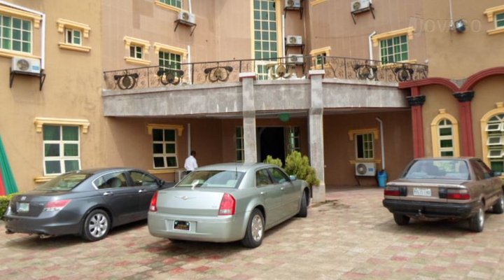 Gado International Hotel & Garden