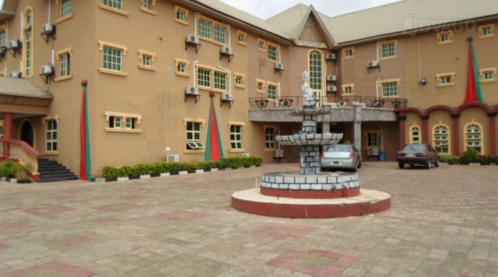 Gado International Hotel & Garden