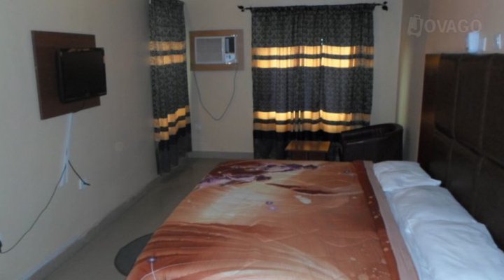 Gado International Hotel & Garden