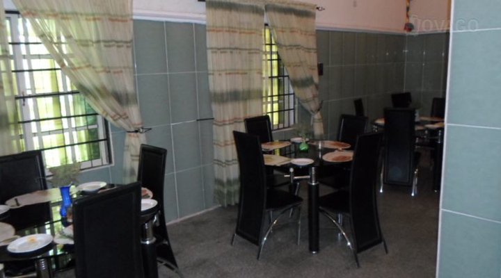 Gado International Hotel & Garden