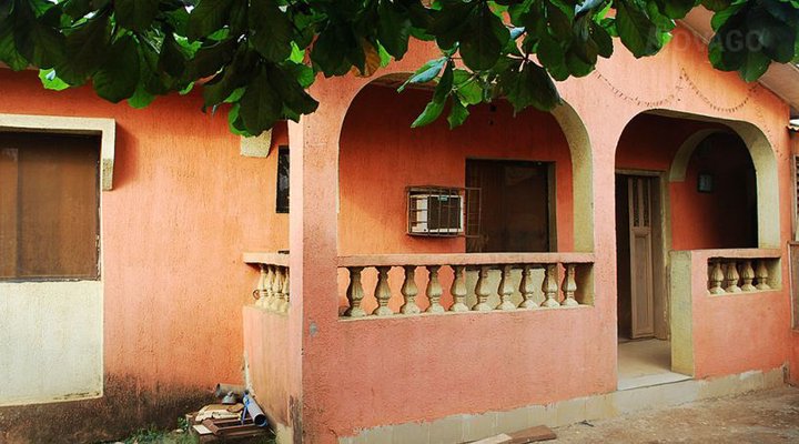 De Riders Guest House and Bar