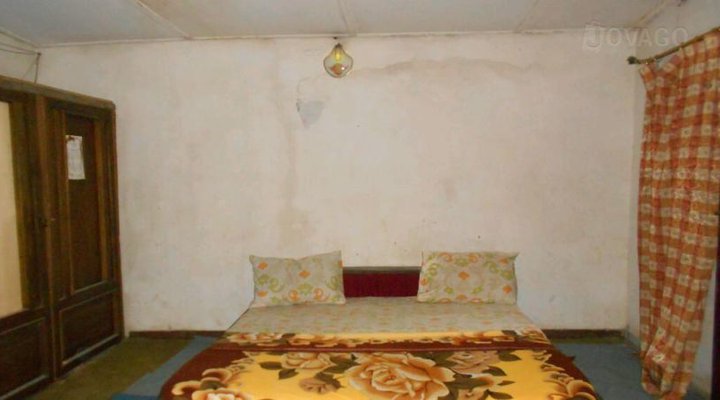 Tombai Guest House