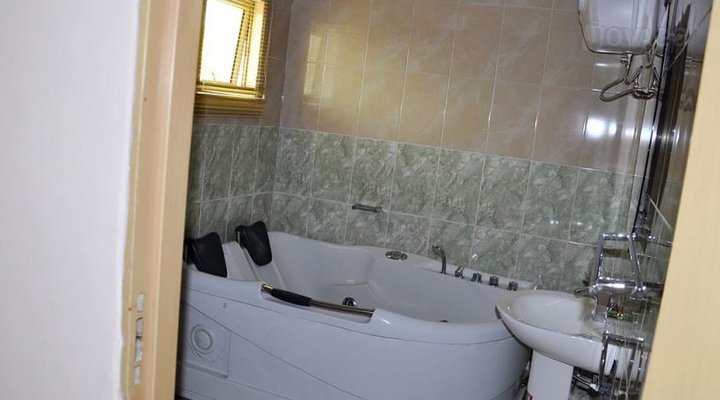 Royal View Hotel and Suites