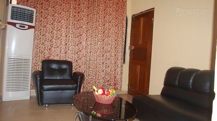Angellyne Guest House Annex