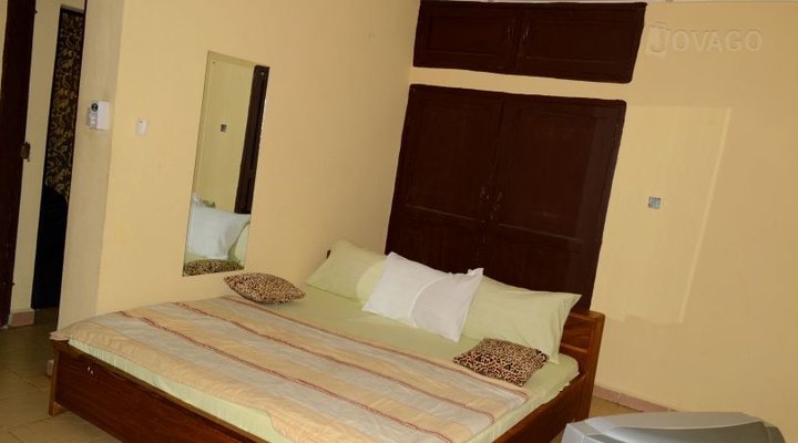 Angellyne Guest House Annex