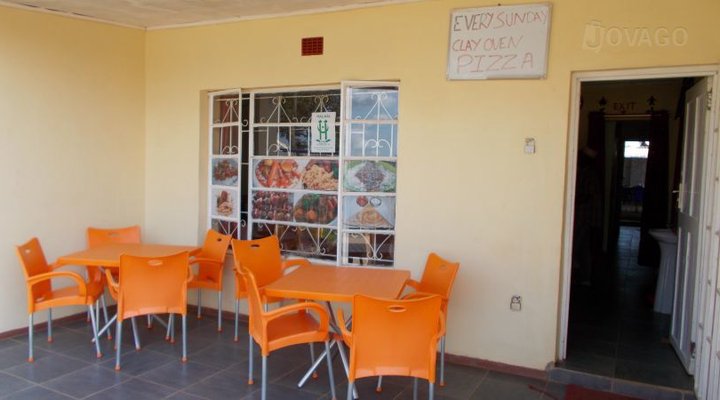 Yummies Lodge & Restaurant