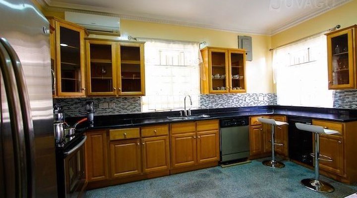 Bayview Apartments VGC