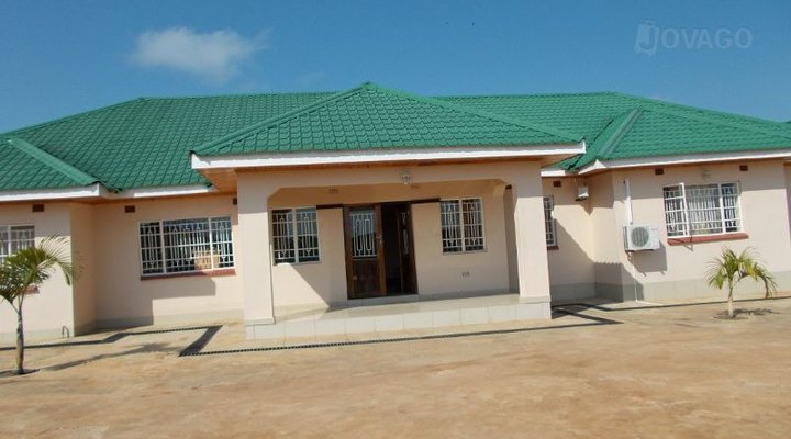 Emmaculate Lodge