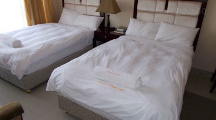 Hapuwani Village Lodge