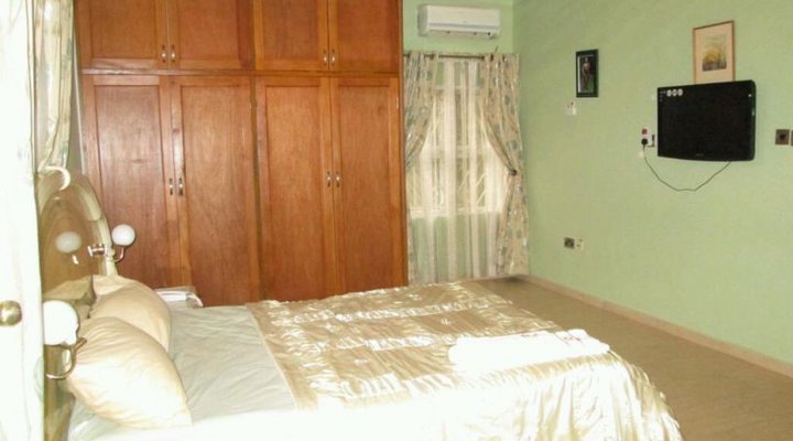 Chelsea Holiday Homes & Hotels