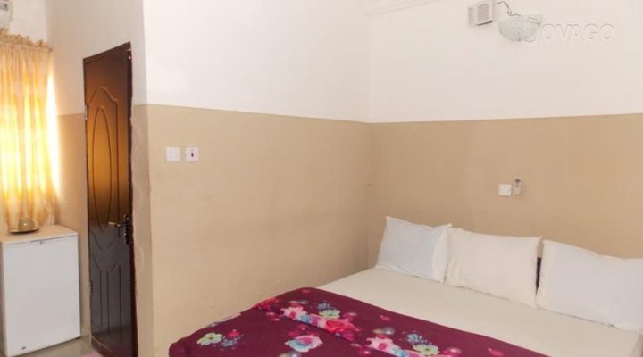 Tripple Seven Cafe & Hotel