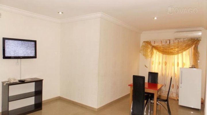 Tripple Seven Cafe & Hotel