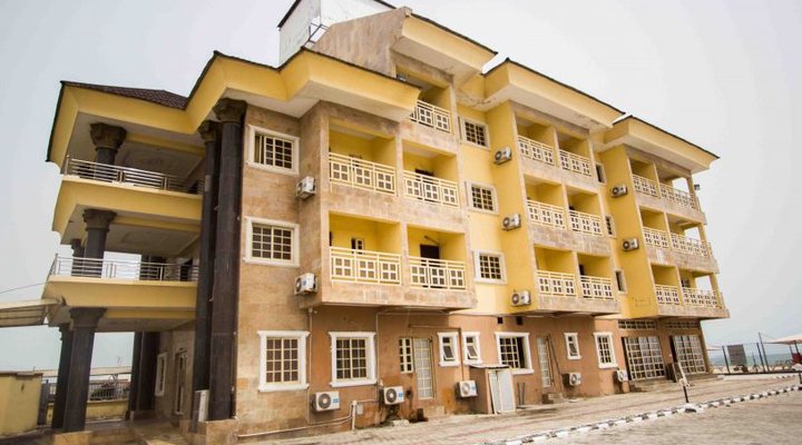 Vantage Beach Hotel And Resort