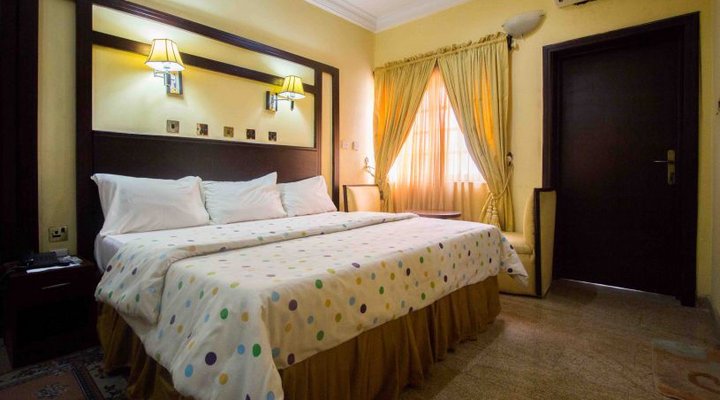 Vantage Beach Hotel And Resort