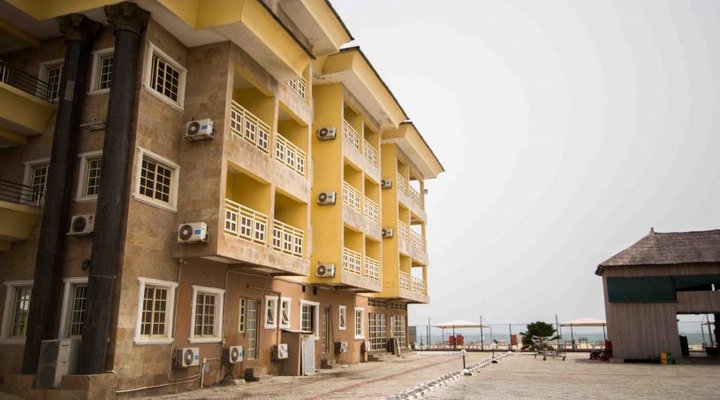 Vantage Beach Hotel And Resort