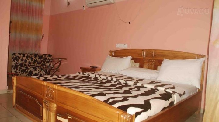 Jossy Royal Hotel Annex